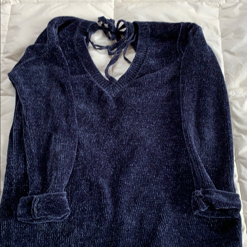 Garage velvet v back cropped sweater